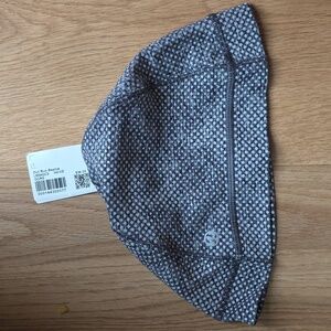 LULULEMON Out Run reflective beanie - new with tags